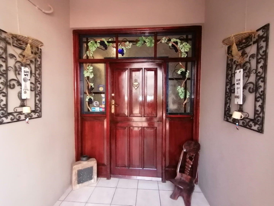 6 Bedroom Property for Sale in Upington Northern Cape